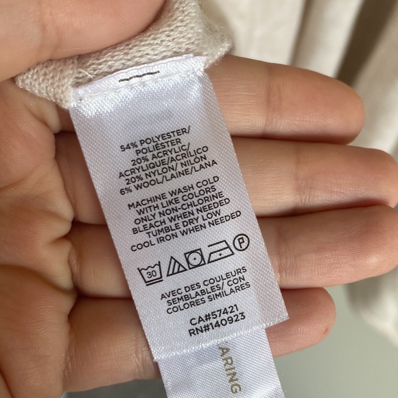 Loft travel sweater wrap Sz M/L beige NWT - Picture 6 of 6